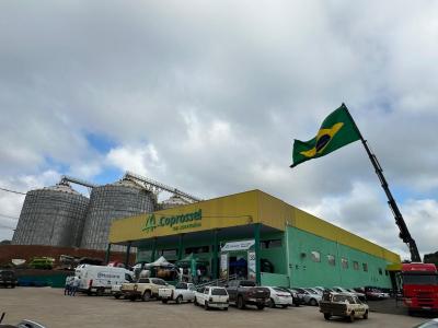 Loja Agropecuária Coprossel celebra 1º ano em Laranjeiras do Sul